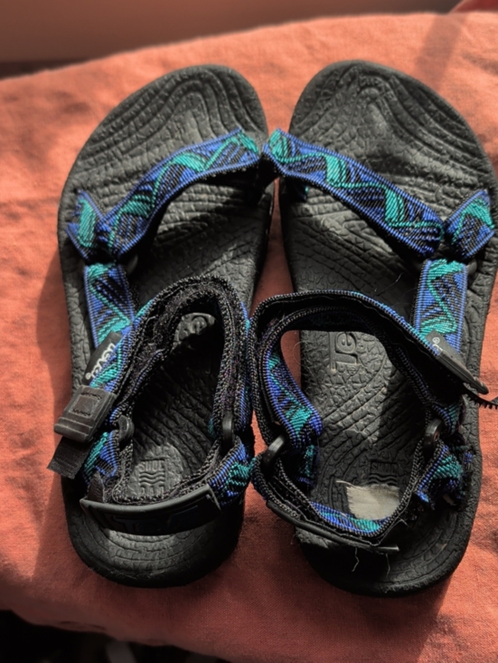Teva Men 5, Women 7 Sandals Blue-Green Straps Granola Hippie Outdoor Hiking